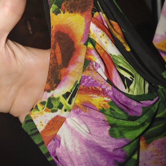 Elfe Maxi Dress With Vibrant Colors And Strechty material, Size Small - Picture 5 of 7